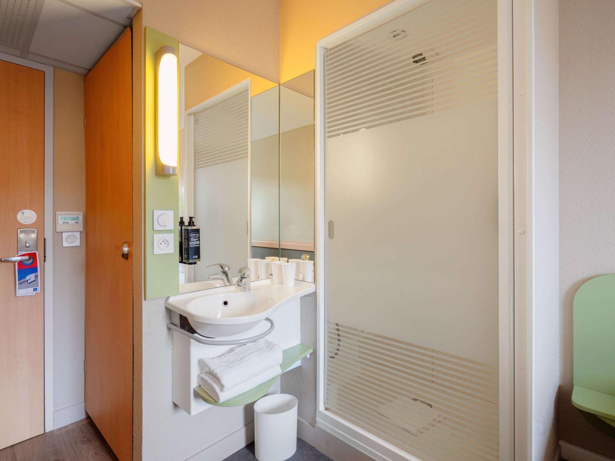 Ibis Budget Manosque Cadarache Eksteriør bilde