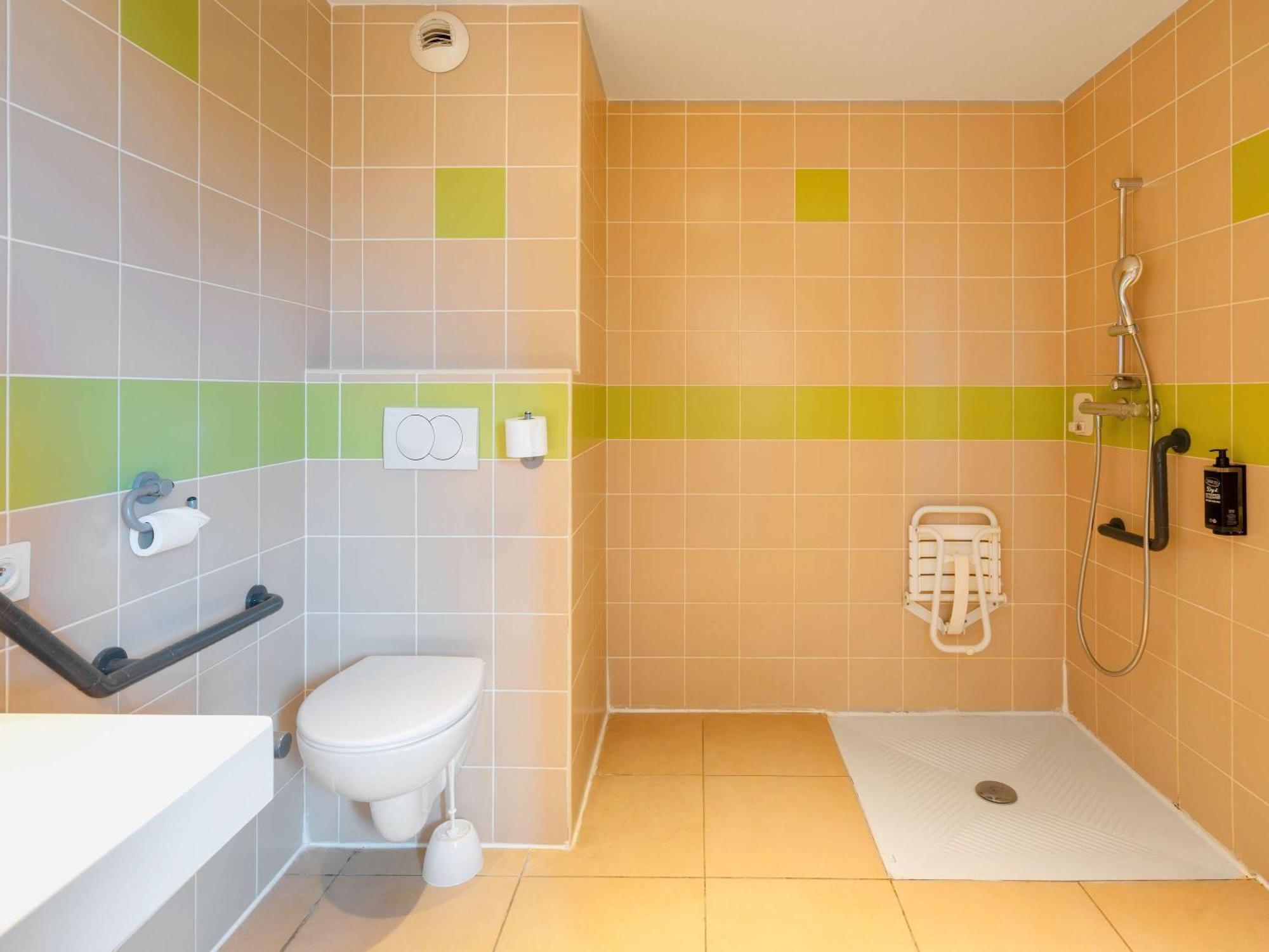 Ibis Budget Manosque Cadarache Eksteriør bilde
