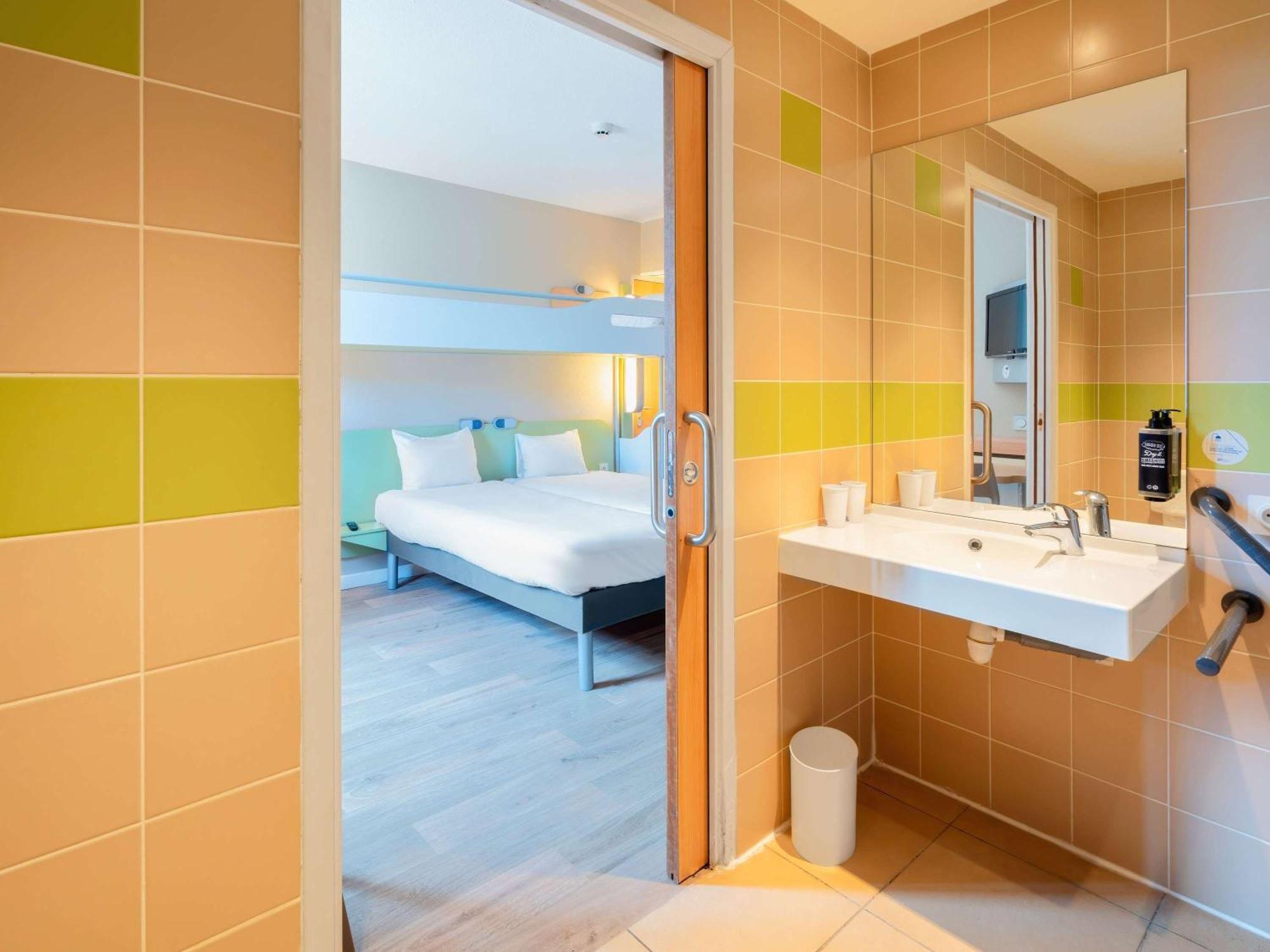 Ibis Budget Manosque Cadarache Eksteriør bilde