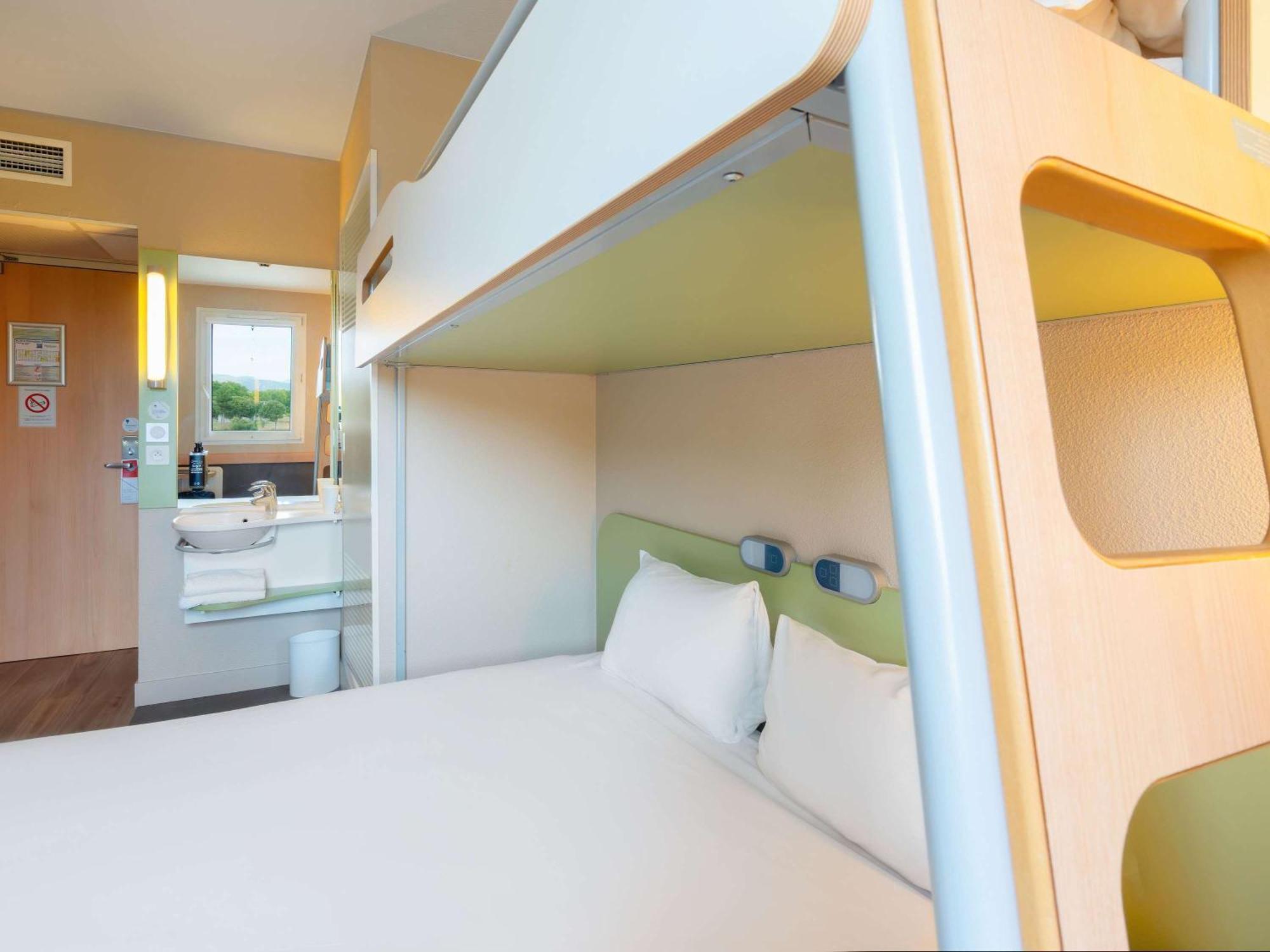 Ibis Budget Manosque Cadarache Eksteriør bilde