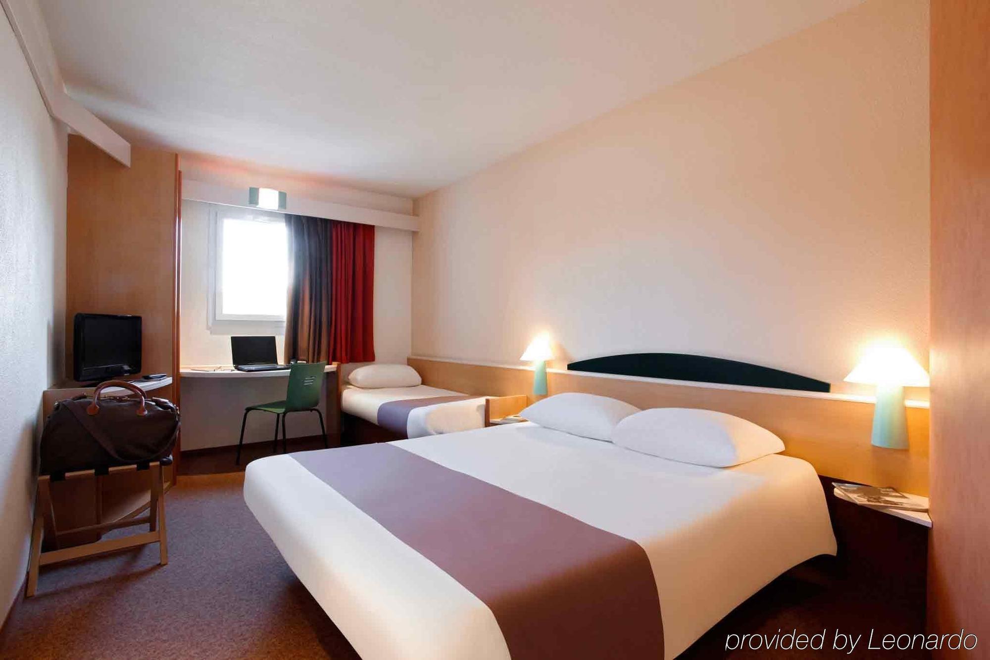 Ibis Budget Manosque Cadarache Eksteriør bilde