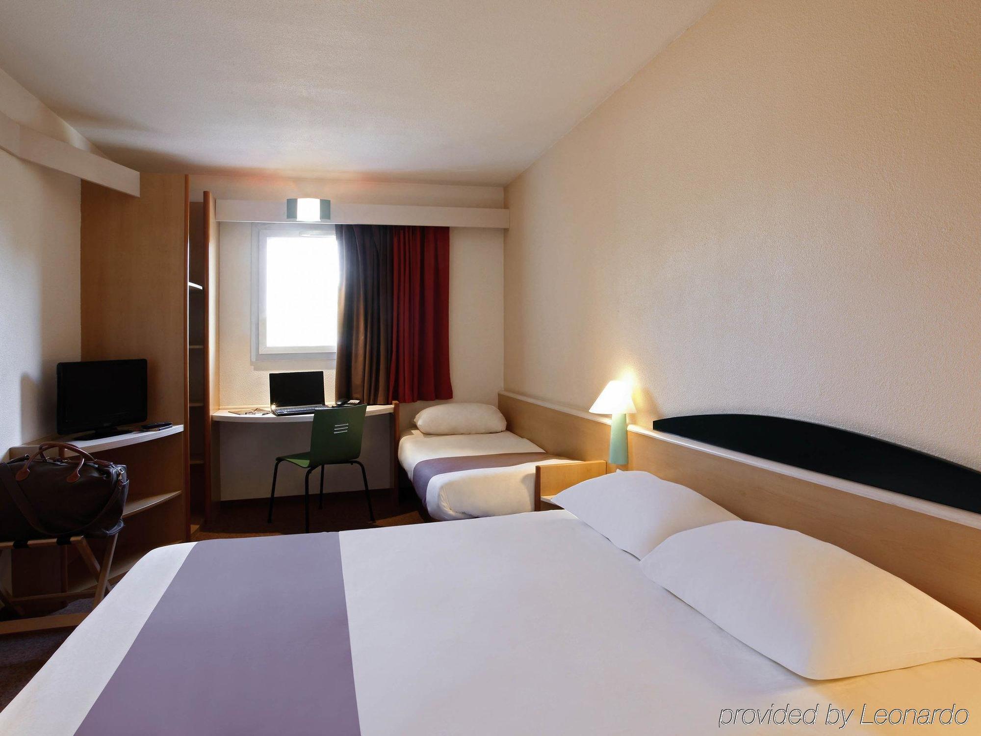 Ibis Budget Manosque Cadarache Eksteriør bilde